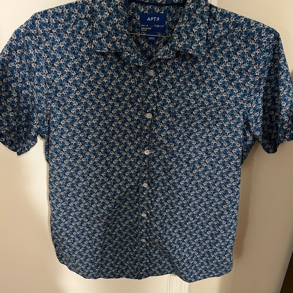 Bundle of 3 Apt 9 button up shirts Premier Flex